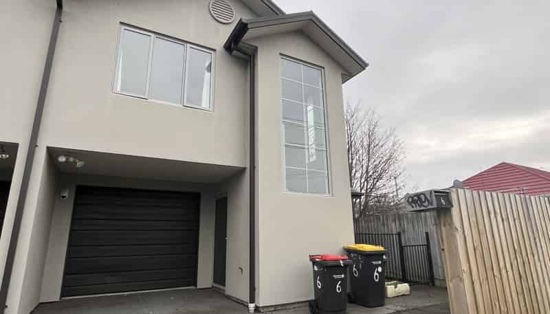 8 Parlane Street, Addington