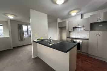 8 Parlane Street, Addington