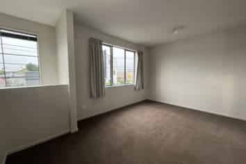 8 Parlane Street, Addington