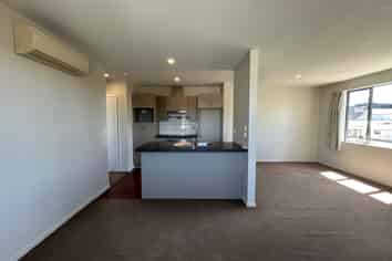 8 Parlane Street, Addington