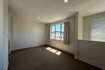 8 Parlane Street, Addington