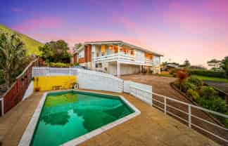 6 Conifer Lane, Mangere Bridge