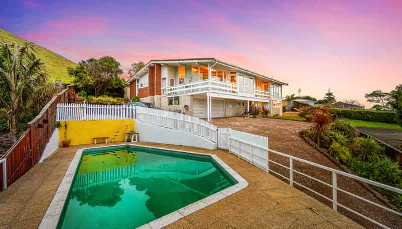 6 Conifer Lane, Mangere Bridge