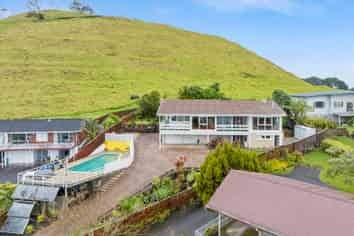 6 Conifer Lane, Mangere Bridge