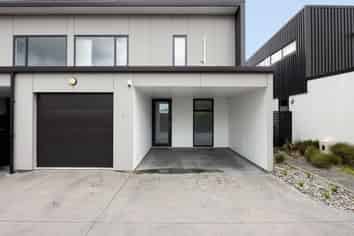 2/100 East Street, Enderley