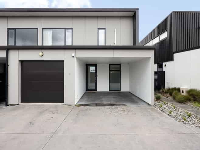 2/100 East Street, Enderley