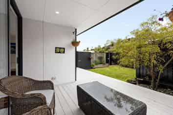 2/100 East Street, Enderley