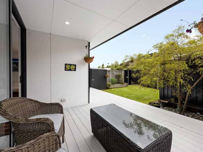 2/100 East Street, Enderley