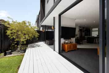 2/100 East Street, Enderley