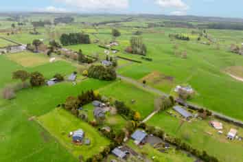 98 Kells Lane, Lichfield