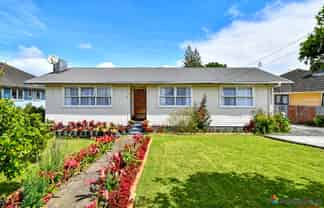 32 Tyrone Street, Otara