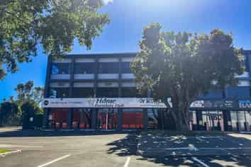 Large Format Retail Tenancy in Mount Wellington