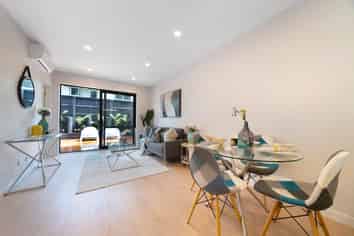 8/14 Akehurst Avenue, New Lynn