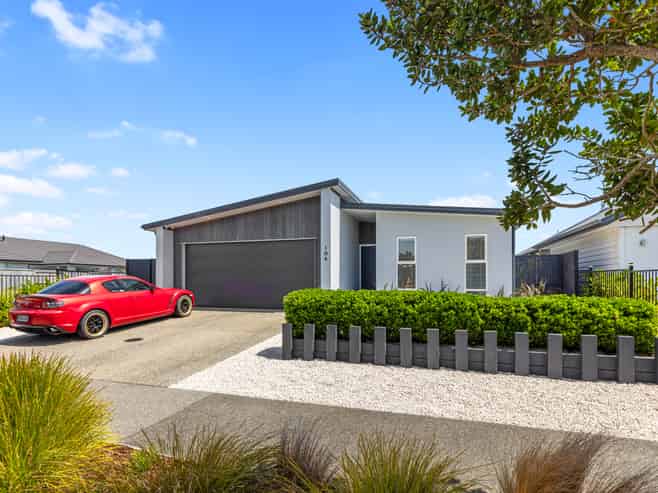 106 Coast Boulevard, Papamoa