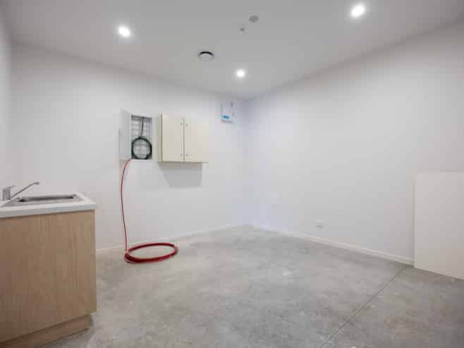 High Profile Showroom/Office Space with Warehouse