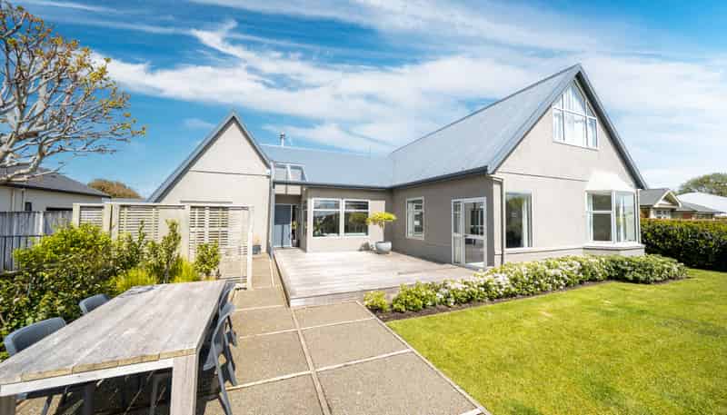 15 Lamond Street West, Rosedale