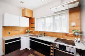 210 College Street, West End