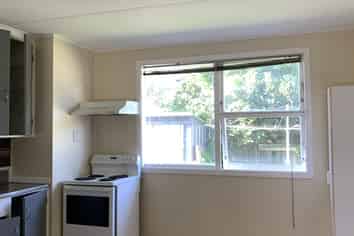 2/173 Kimbolton Road, Feilding