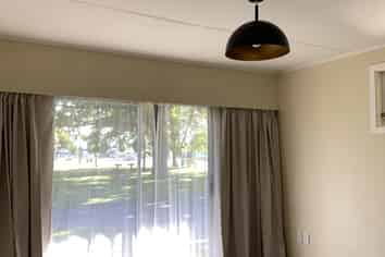 2/173 Kimbolton Road, Feilding