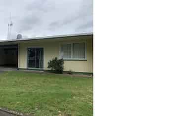 2/173 Kimbolton Road, Feilding