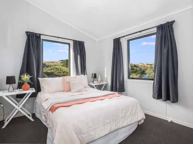 48 Whanake Street, Titahi Bay