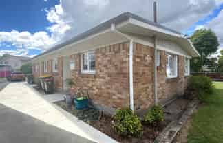 8A Howell Avenue, Riverlea