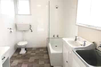 8A Howell Avenue, Riverlea