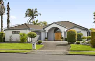 19 Montrose Crescent, Huntington