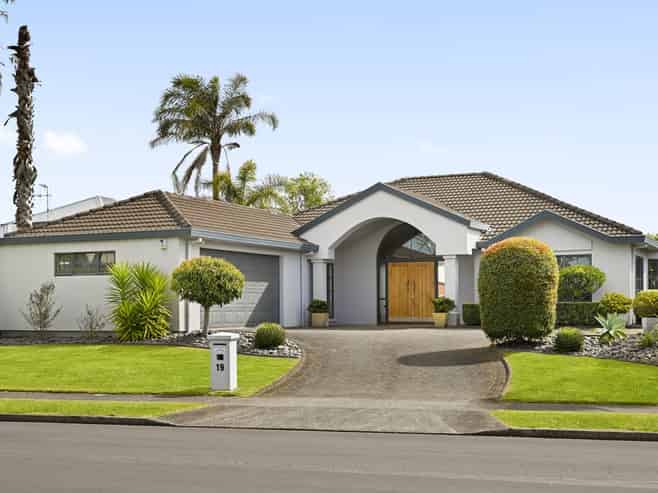 19 Montrose Crescent, Huntington