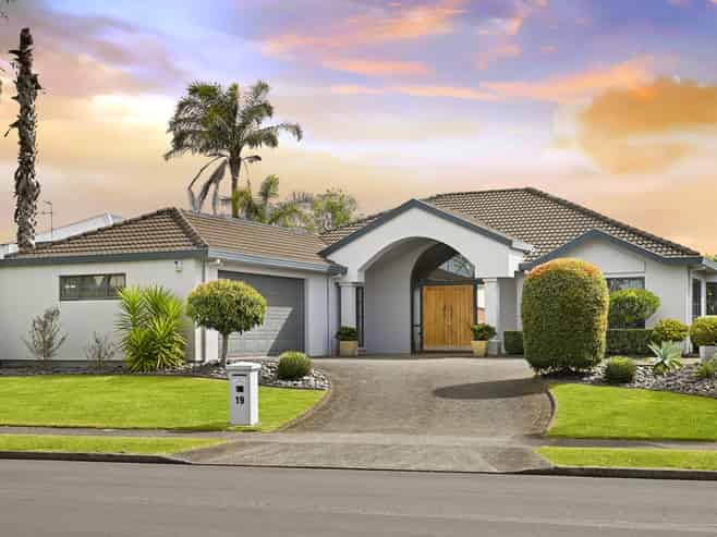 19 Montrose Crescent, Huntington