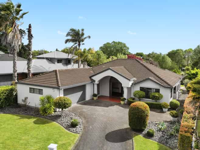 19 Montrose Crescent, Huntington