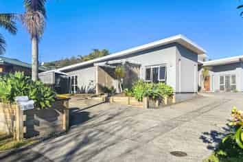 20 & 20A Mahoney Drive, Albany