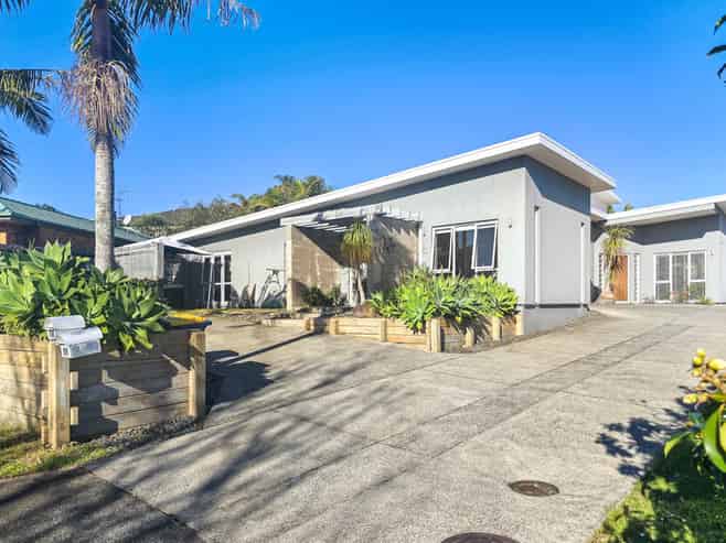 20&20A Mahoney Drive, Albany