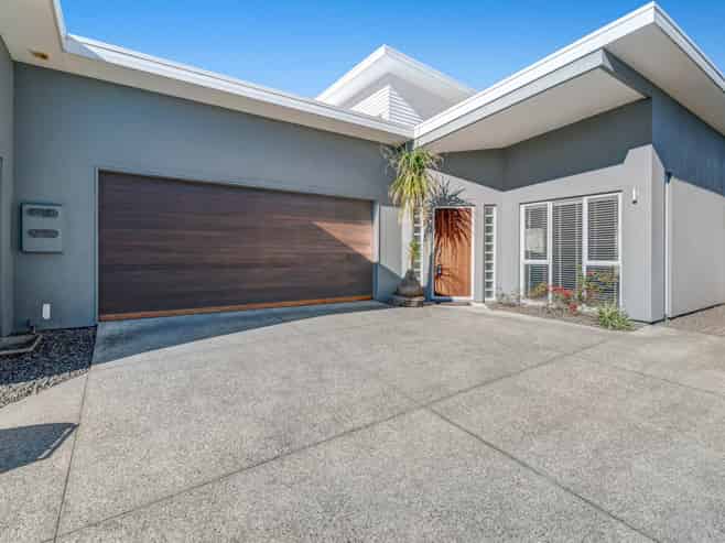 20&20A Mahoney Drive, Albany