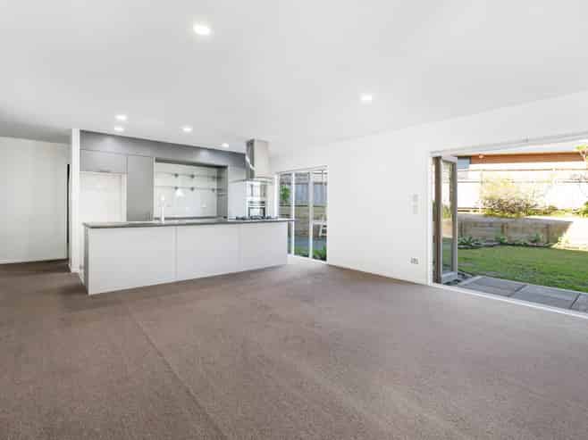 20&20A Mahoney Drive, Albany