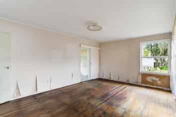 11 Juniper Road, Sunnynook