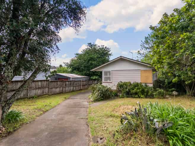 11 Juniper Road, Sunnynook