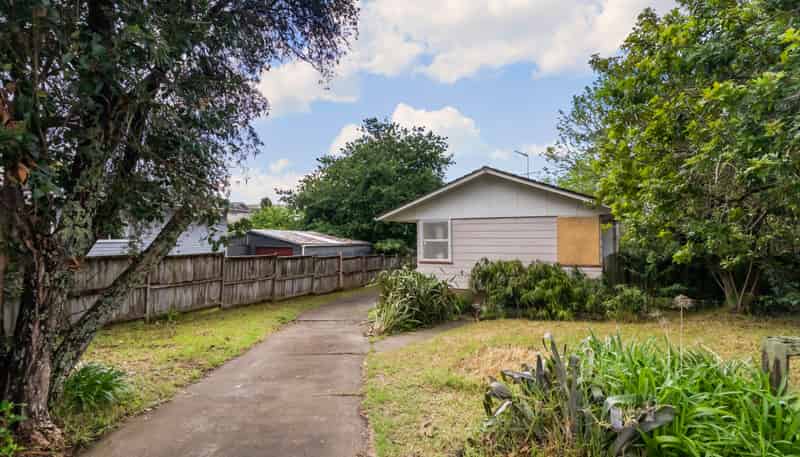 11 Juniper Road, Sunnynook