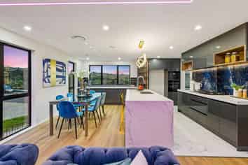 140 McQuoids Road, Flat Bush