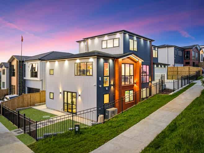 140 McQuoids Road, Flat Bush