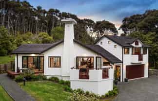 18 Daldys Bush Lane, Bayview