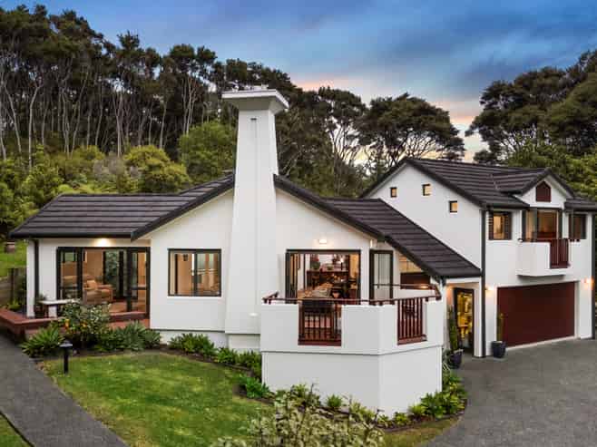 18 Daldys Bush Lane, Bayview