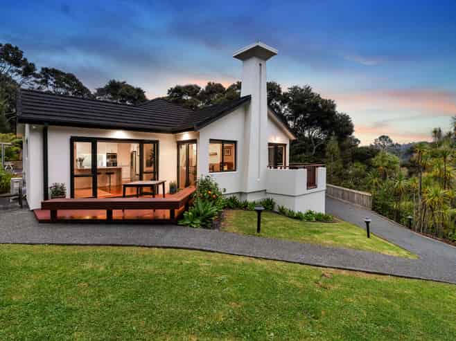 18 Daldys Bush Lane, Bayview