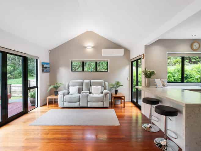 18 Daldys Bush Lane, Bayview