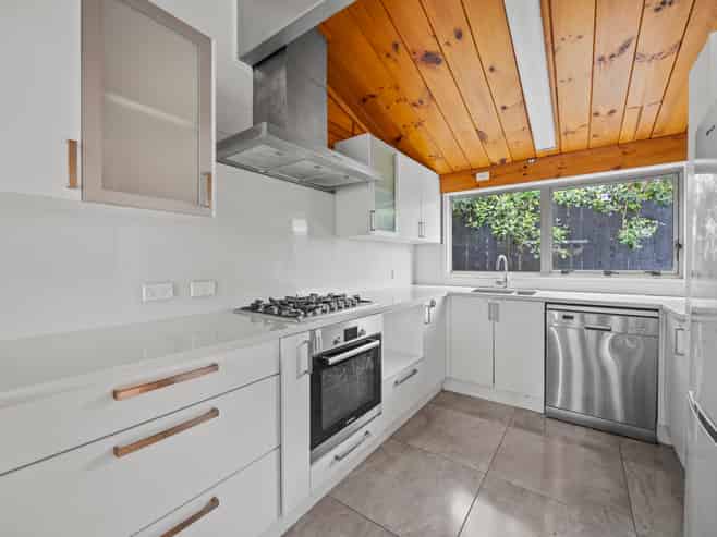 9 McInnes Road, Weymouth