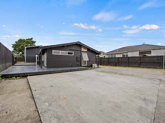 9 McInnes Road, Weymouth