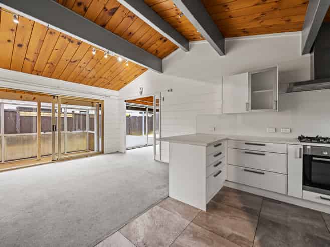 9 McInnes Road, Weymouth