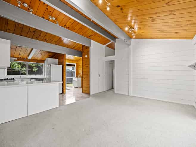 9 McInnes Road, Weymouth