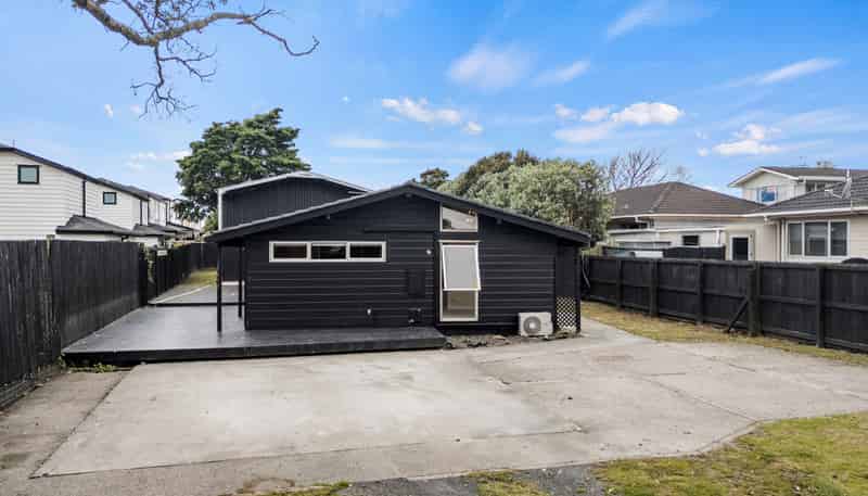 9 McInnes Road, Weymouth