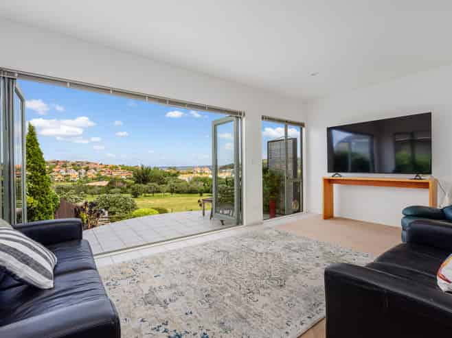 280 Alec Craig Way, Gulf Harbour